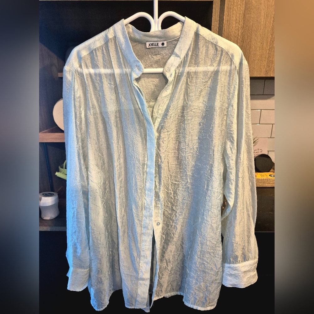 Women's Light Blue Crinkle Button-Up Shirt
